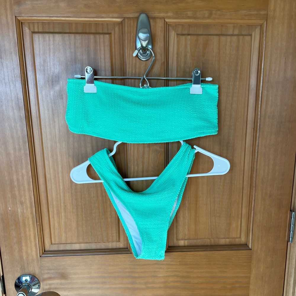 Adorable strapless neon green bikini set!